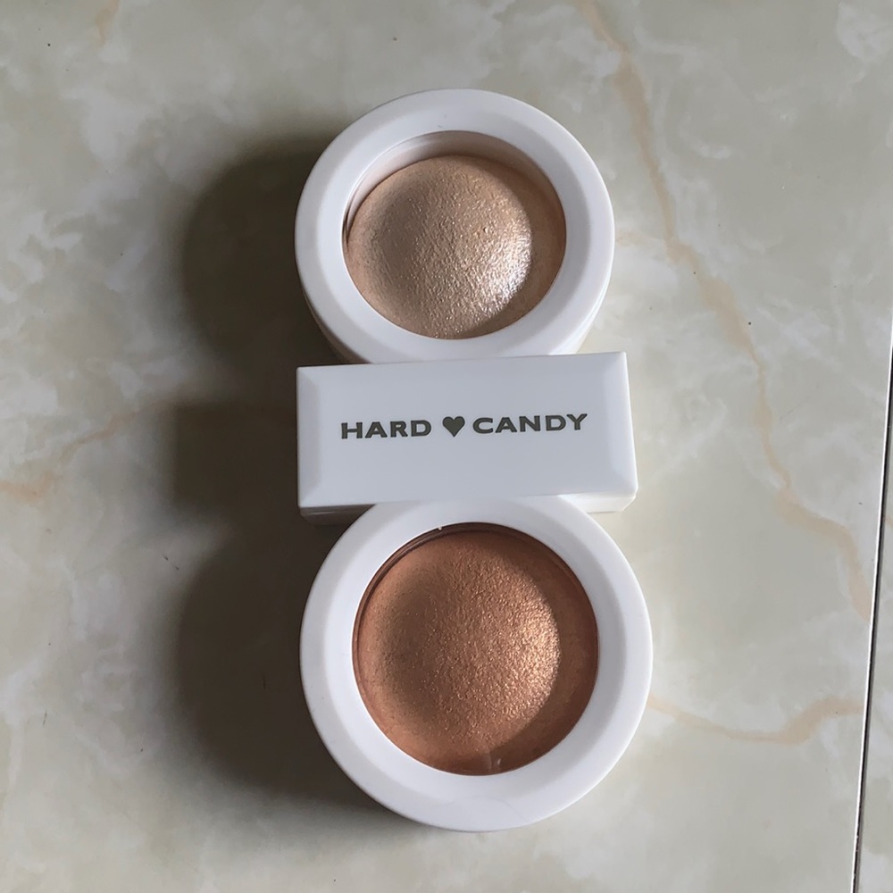 I’m selling this small highlighter pallet from the brad HARD CANDY